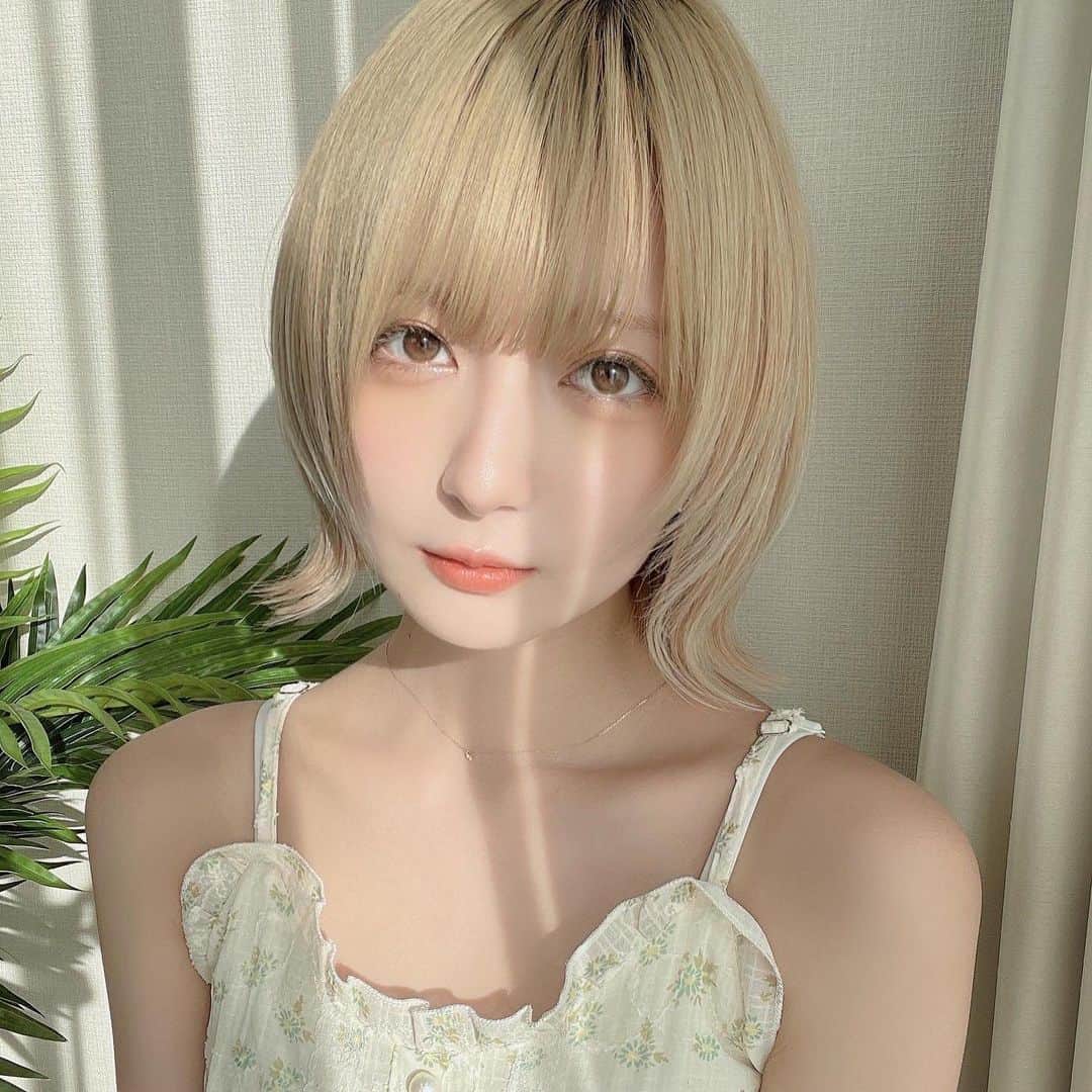星來のインスタグラム：「こばしりちゃん。 金髪ボブ 似合いすぎる。。 #こばしり #モデル #金髪 #ボブ #可愛い #似合う #いいね返し #インスタ映え #instagood #instalike #f4f #l4l #likeforlikes #likeforfollow #いいねした人全員フォローする #お洒落さんと繋がりたい #美男美女と繋がりたい」