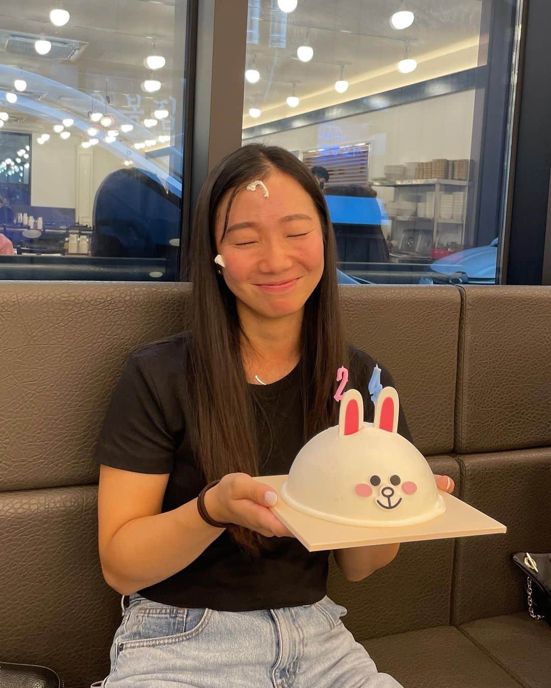 のインスタグラム：「. . . 先日24歳になりました🙋‍♀️ . . お祝いメッセージ、ありがとうございました😊 たくさんの方にお祝いして頂いて、とっても嬉しかったです！✨🌈 . . これからもよろしくお願いします！ . . . #birthday #誕生日 #24歳」