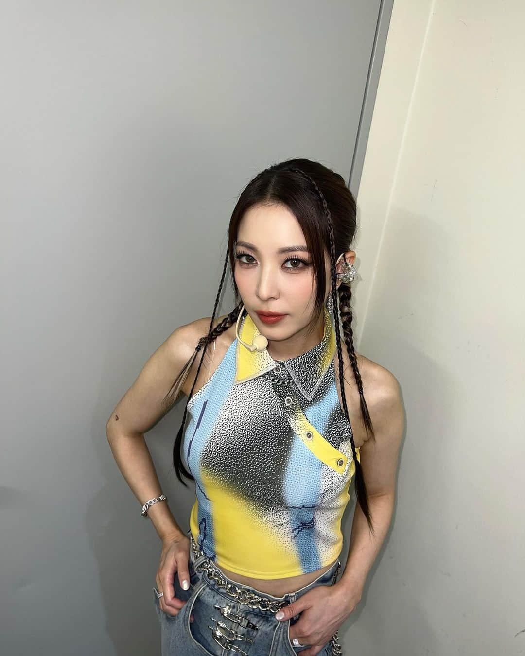 BoAのインスタグラム：「모두가 힘을 합쳐 땋았다 🙌🙌」