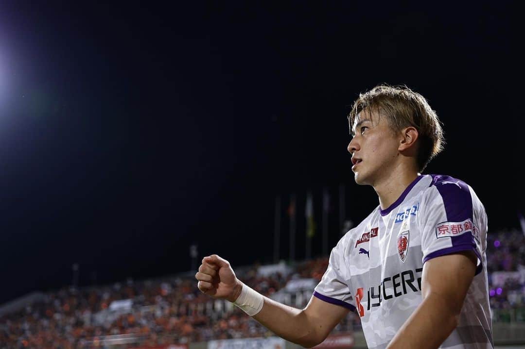 山﨑凌吾のインスタグラム：「. . j通算200試合出場⚽️  まだまだ伸ばせられるように 頑張ります💪  #サガン鳥栖 #徳島ヴォルティス  #湘南ベルマーレ  #名古屋グランパス #京都サンガ」
