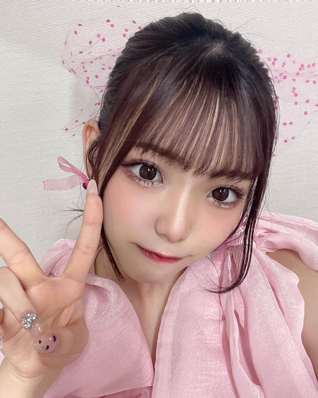 のインスタグラム：「⁡ ⁡ ⁡ ⁡ 本日は室町三井ホールでの対バン出演させて頂きました〜🕊❕ ⁡ 今日はご新規さんや久しぶりに会えたり方やいつも来てくれる方とかたくさんの方とお話出来て嬉しかった〜₍ᐡˊo̴̶̷̤  ̫ o̴̶̷̤ˋᐡ₎ ⁡ 白のペンライト多くてとても幸せでした🤍🏹 ̖́- ⁡ 私服特典会の写真はまたദി ᷇ᵕ ᷆ )♡ ⁡ ⁡ ⁡  #miao#いいね返し#f4f#followme#03  #Japan#自撮り#JK#インスタ#Instagram#アイドル#アイドル衣装#ライブ#対バン#ポニーテール#イベント#フェス#ライブ#アイドル衣装」