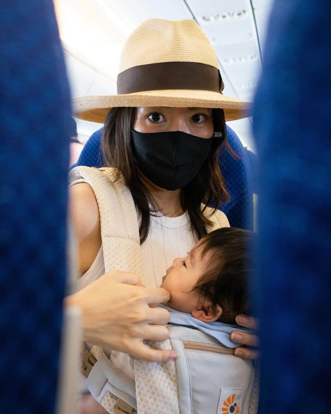 石橋穂乃香のインスタグラム：「子連れ旅はもちろん大変なことは沢山あるけど、子がいることによって親しくなれる人達や、触れられる優しさも沢山あって、いない時の旅とはまた全然違う良さがある。 物心ついてからの旅も今からとっても楽しみ！！  Precious photos by @pppanchiii」
