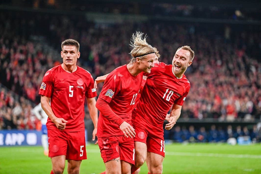 カスパー・ドルベリのインスタグラム：「Nothing beats this feeling 🇩🇰」