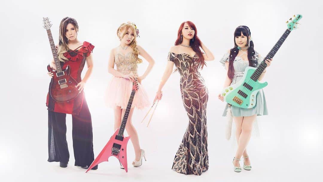 Marinaのインスタグラム：「Finally we can announce to you: Next year is Aldious’ 15th Anniversary!So we will celebrate with  ’Aldious 15th Anniversary Live 2023 Winter’  1/20 Nagoya 1/22 Osaka 1/28 Tokyo  Featuring Maki Oyama as guest vocalist.  So please come out to these shows and celebrate with us!!!  お待たせしました！！！✨ 2023年はAldious結成15周年という事で、来年1月に東名阪でのライブが決定しました✨ゲストVoには大山まきちゃん(@makioooooyama )を迎え、久しぶりにみんなの前で盛大に大暴れします🔥今からすっごく楽しみです！！！  #Aldious」