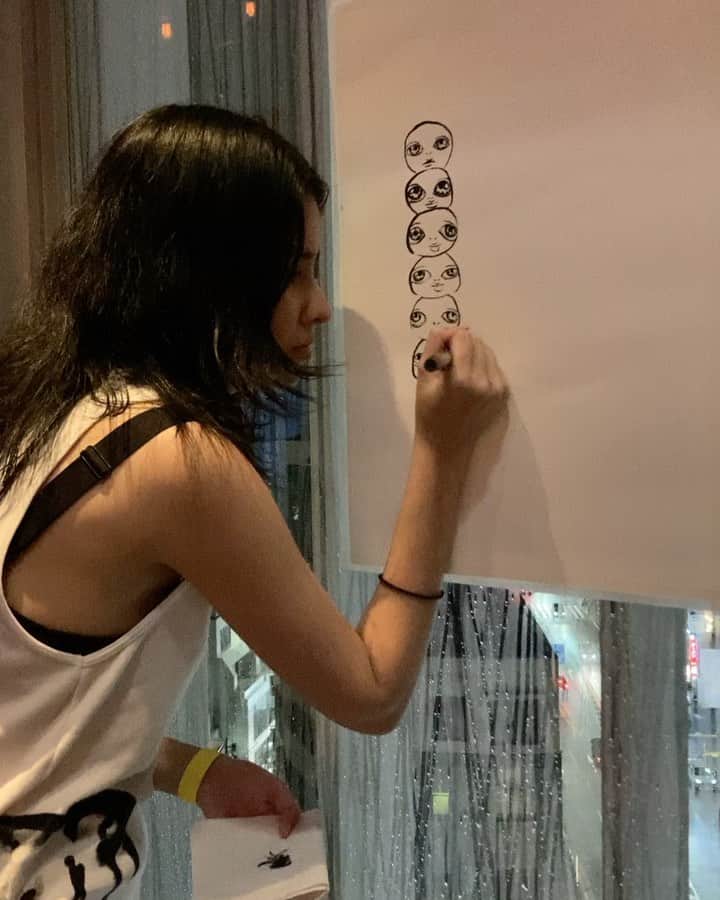 Julia Abe Brazilianのインスタグラム：「Live paint at @tokyolovehotels lovely to be back」