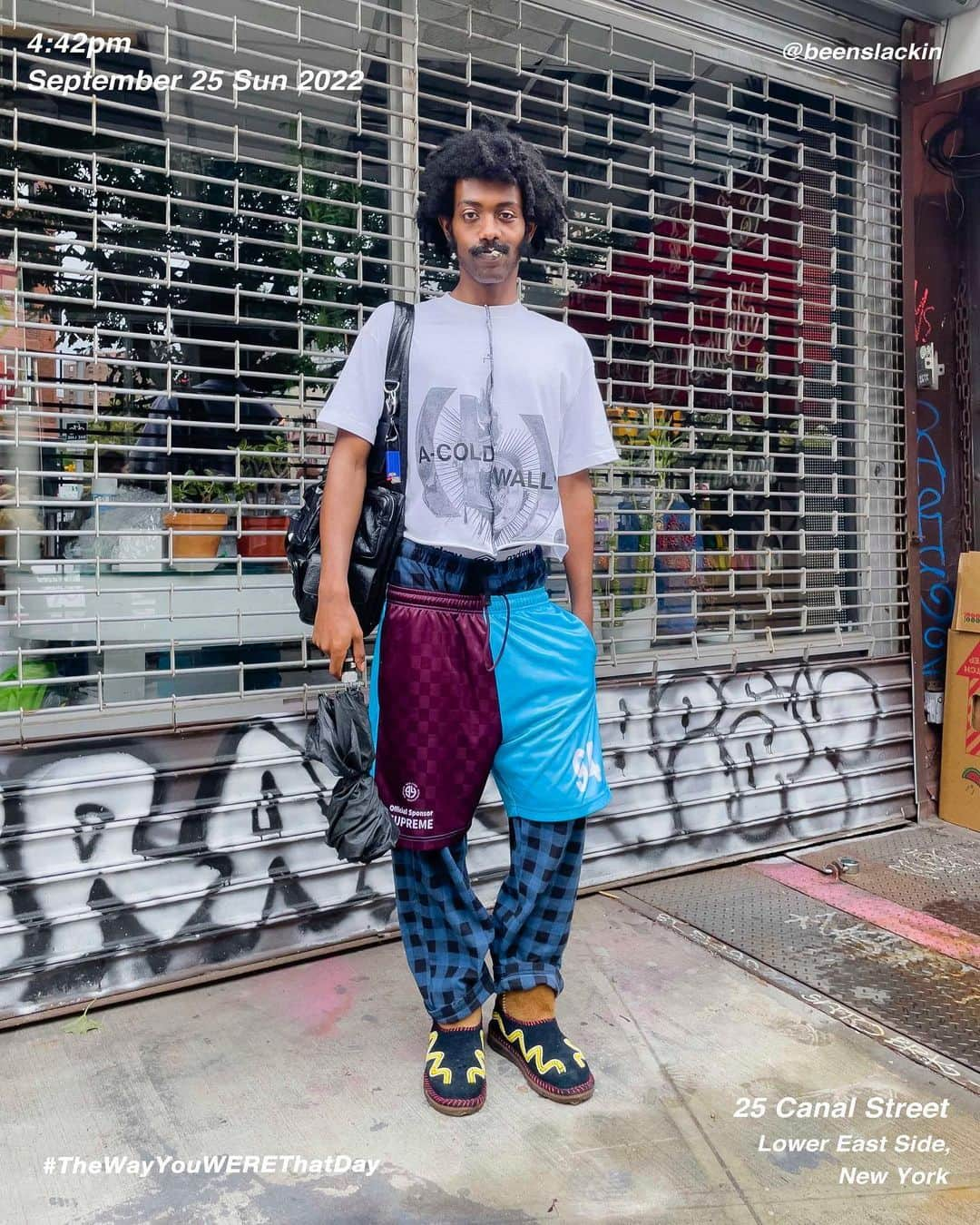 筒井心一のインスタグラム：「Menelik @beenslackin on 25 #CanalStreet at 4:42 pm, September 25 Sun 2022, #LowerEastSide #Manhattan #NewYork  #OutfitOfTheDay = #TheWayYouWEREThatDay  #TWYWTD #ShinichiTsutsui」