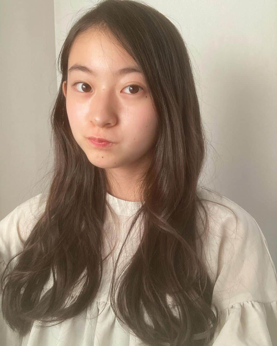 Ayamiさんのインスタグラム写真 - (AyamiInstagram)「😙 . . . . .  #アヤミ  #巻き髪  #前髪なし  #ロングヘア  #ljc  #モデル  #中学生」9月26日 23時04分 - ayami__0629
