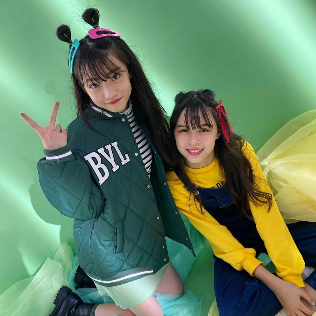 ニコ☆プチのインスタグラム：「. . 可愛すぎて愛おしすぎ #ケロケロけろっぴ  #ハローキティ #サンリオ キャラコーデみてね💚❤️ . #星乃あんな #星名ハルハ #ニコプチ」