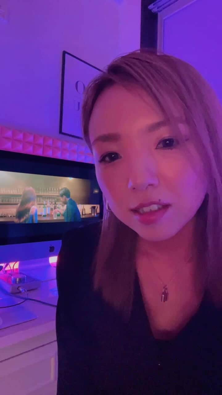 宏実のインスタグラム：「『フレンドゾーン feat. CIMBA』MV公開記念インスタライブ。  コメントに突っ込んでみた。笑  ありがとうございました🙏☺️  すぐ消すかも。」