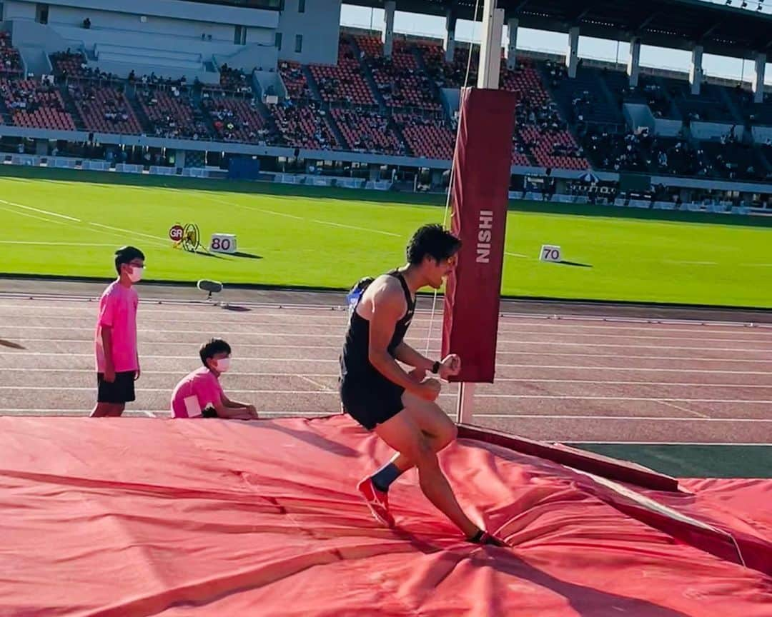 荻田大樹さんのインスタグラム写真 - (荻田大樹Instagram)「.  【全日本実業団】  その後もバタバタで今更投稿。 5mで7位タイでした。  こんな自分にも選手としての居場所がある事が本当に幸せです。 福壽社長には、競技も仕事もたくさんの学びをいただいています。  もう少し仕事が落ち着いたら、競技にもちゃんと向き合いたいな。  #Masonwork #Linksprout #MOON #NewWear」9月27日 0時54分 - hogi570