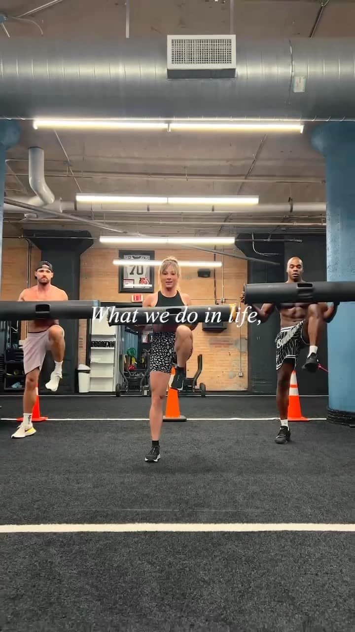 Paige Hathawayのインスタグラム：「#MondayMotivation  DROP A 🔥 BELOW IF YOU’RE GOING TO CRUSH IT THIS WEEK! #letsgo #unstoppable #motivated   @sandersfit_ @jmoritz24」