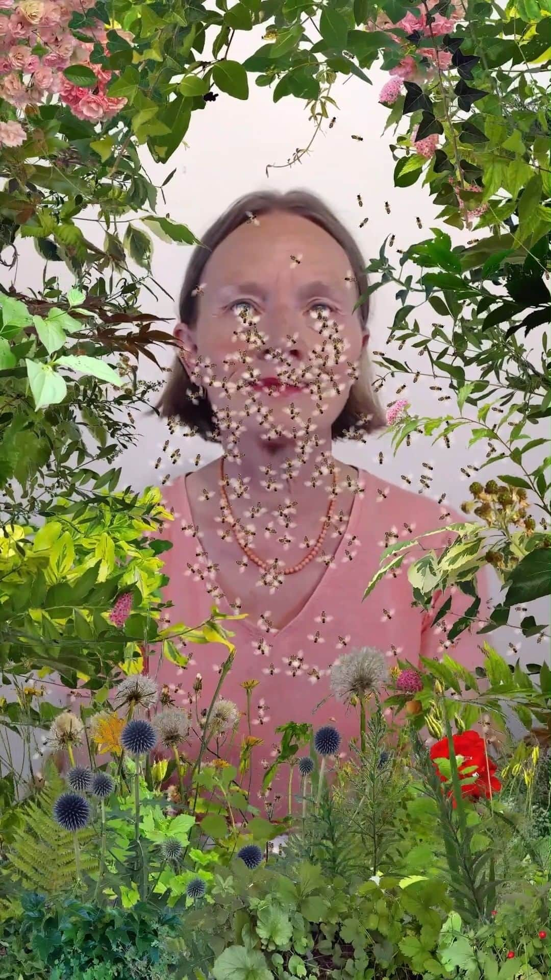 カミーユフォルネのインスタグラム：「"In this interactive artwork, you see yourself like in a digital mirror, and suddenly from your eyes — or also your mouth — you see insects coming out, bees coming out, and you can play with them, they follow you, and in a way they look very nice but at the same time maybe also slightly disturbing. So this is something we want to say: our relationship to nature is something very delicate and also very sophisticated.   The carte blanche made it possible for us to create this piece, Apis Humane, and to do so we cut out photos of real plants and also bees, so the innovation is more about the composition and the way the plants move on-screen.   What you see is in fact the result of layering: there are more than 200 animated plants on the screen as well as the image of the camera, and hundreds of bees. Behind that is an algorithm that sees the viewer’s position, their eyes, lips, and movements in front of the screen." @christa.sommerer and #laurentmignonneau #laurentmignonneauandchristasommerer #camillefournet」