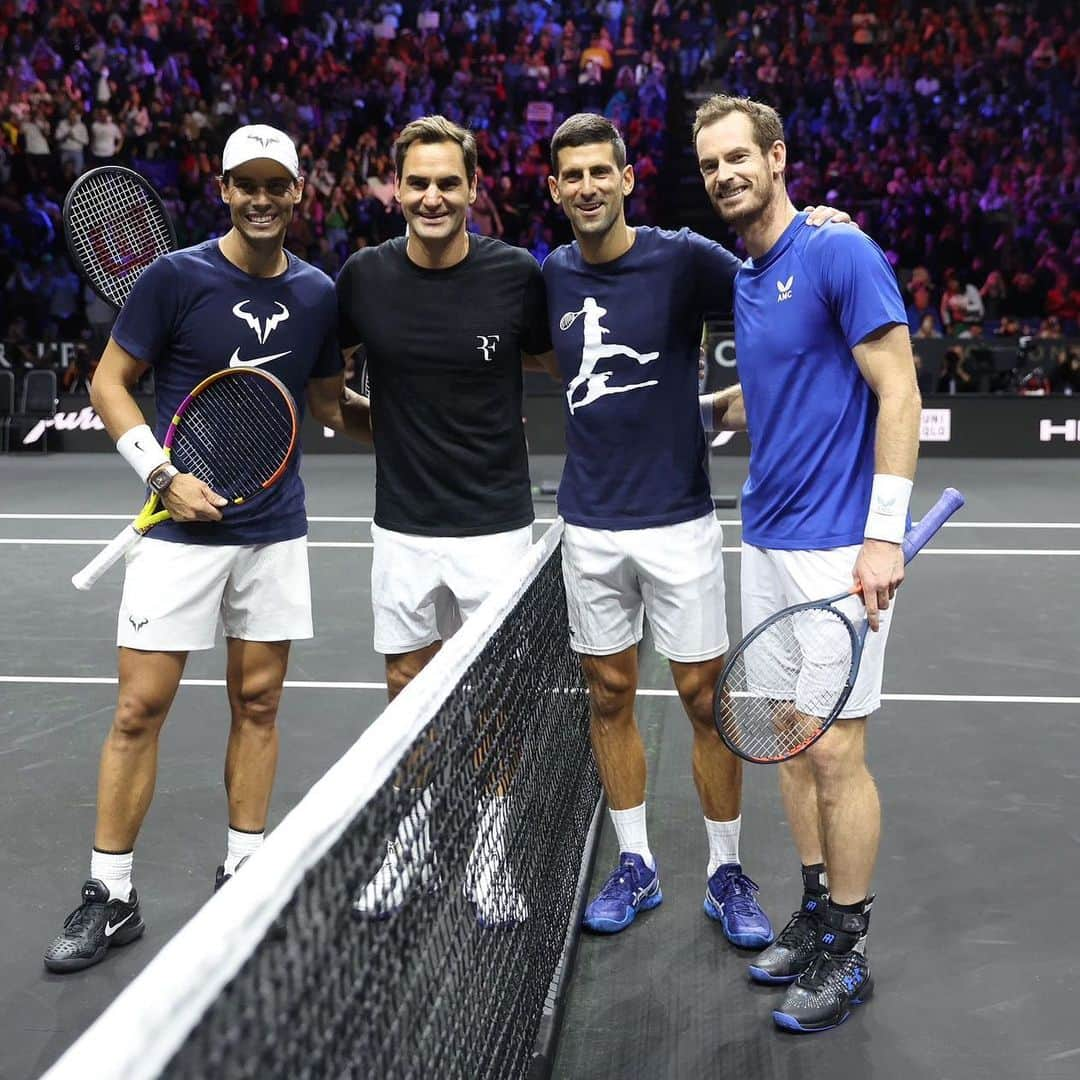 アンディ・マレーのインスタグラム：「The big 3 + some 🤡   You don’t see practice sessions like that very often. What an absolute privilege to be on the court with these guys one last time 🥹  @rogerfederer @rafaelnadal @djokernole」