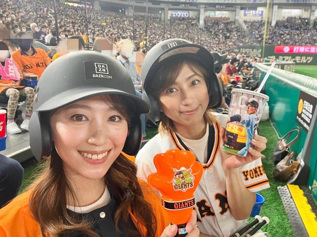 のインスタグラム：「⁡ 先日久しぶりの東京ドームに⚾️ なんとエキサイトシートでの観戦でした！！！ もうそれはそれは…終始瑠依さんと大興奮でした😳✨ ⁡ 選手のみなさんと同じ目線でしかもネットがない…！！ そのためグローブとヘルメットが置いてあるのですが、たまにファウルボールが飛んでくると、ドキドキしちゃいました😂 さすがエキサイトシート、臨場感がたまらないです🥹✨ ⁡ こんなにステキな席で観られることなんてなかなかないので、とても貴重な経験をさせていただきました🥹🧡 西尾さん @kiyoshinishio 本当にありがとうございました✨ ⁡ ⁡ #東京ドーム#読売ジャイアンツ#GIANTS#巨人#エキサイトシート」