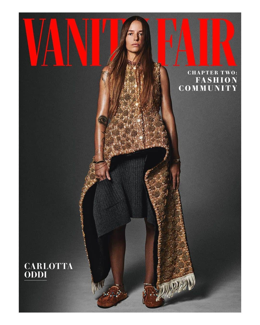 カルロッタ・オッディのインスタグラム：「FASHION COMMUNITY ✨❤️ Grazie @annadellorusso @giampaolosgura @vanityfairitalia @marchettisimone 🙏🏻」