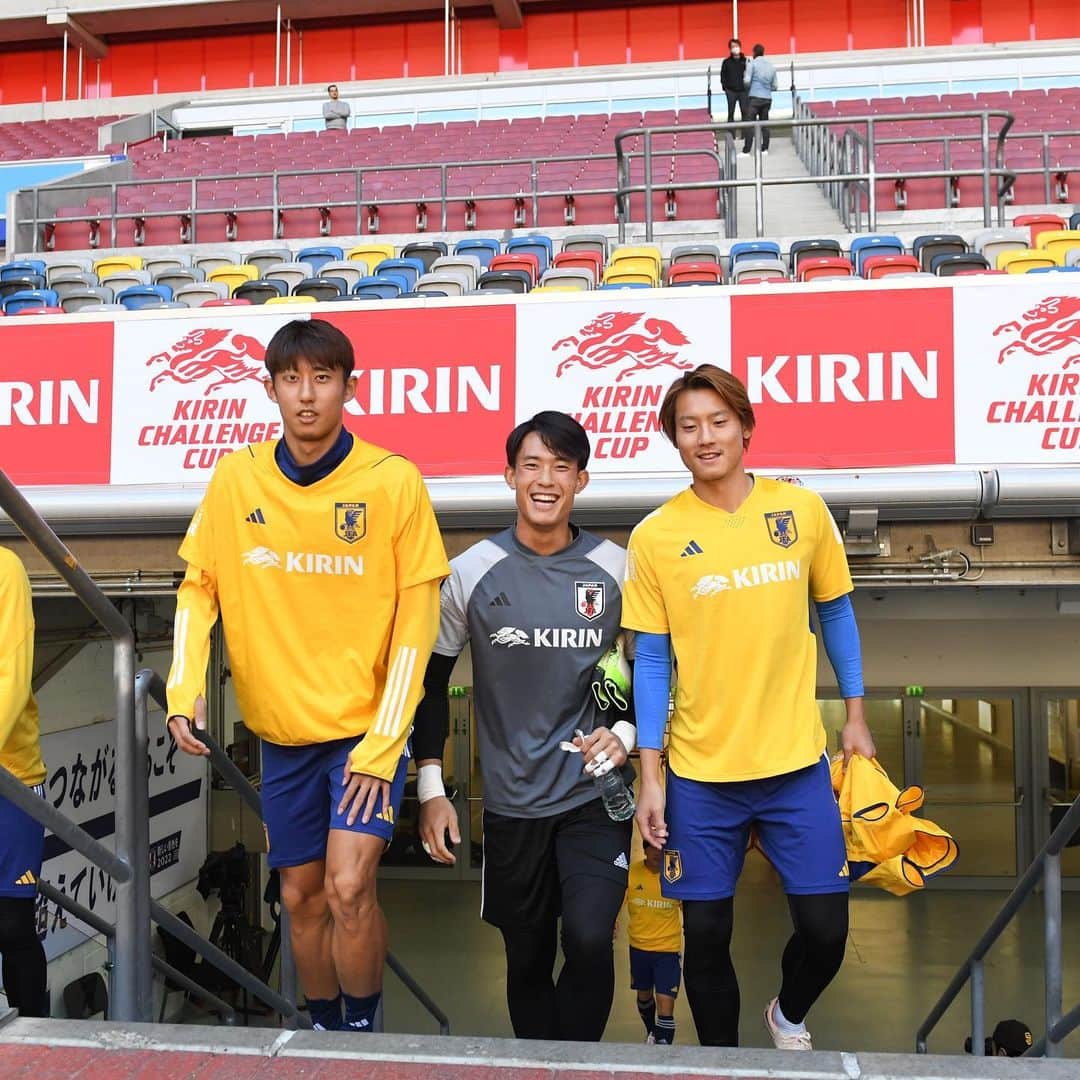 谷晃生のインスタグラム：「📸📸📸 @japanfootballassociation  #SAMURAIBLUE #キリンチャレンジカップ」