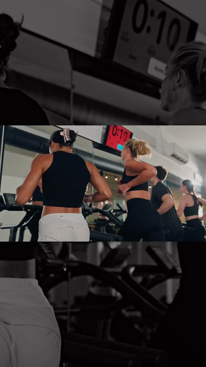 エリン・ヘザートンのインスタグラム：「THIS SATURDAY! Are you looking for something fun to do in Chicago this weekend?   Take our new CardioResistance class!!   1) Get the best workout you've had in months for only $25!!  Be prepared to get your heart rate up by walking, jogging, and sprinting on the @Assaultfitness treads, + strengthen and lengthen your muscles on the @lagreefitness megaformer for the other half of class    2) Support a fantastic organization that creates a meaningful impact on the lives of thousands of girls in Chicago's underserved communities. All proceeds will be donated to Girls On The Run Chicago [ @gotrchicago ]  |Link in bio|   Spots are limited** Sign-up Now!   #cardio #resistance #resistancechicago #gotrfundraiser」