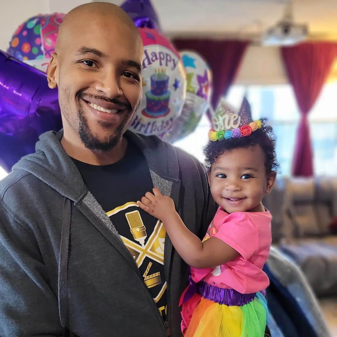 ジム・タイタスのインスタグラム：「I don't post a lot of personal stuff...but this little lady is 1 today! 🥳🎉   She and her big brother are the best things that have ever happened to me😍  #proudpapa」