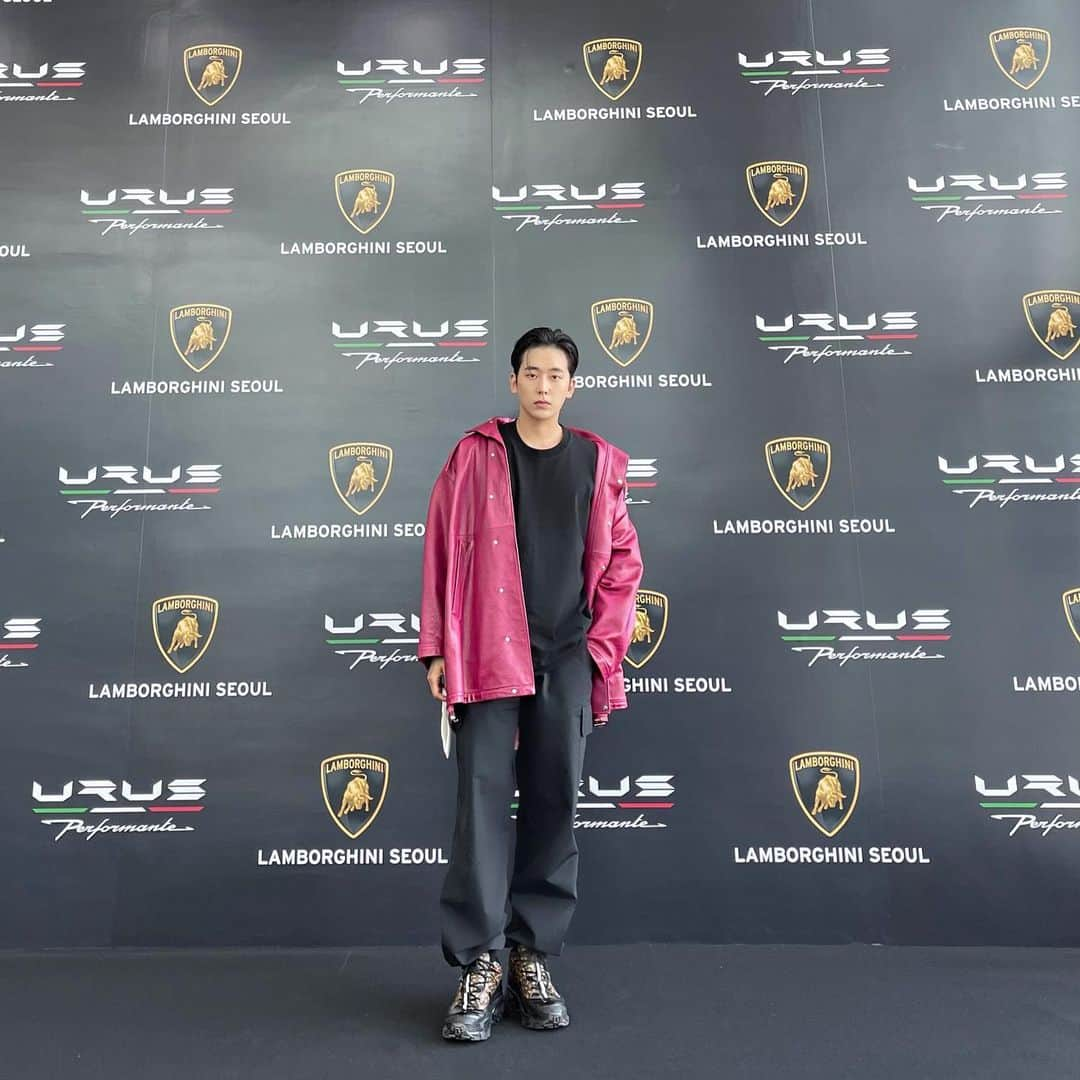 チェジン のインスタグラム：「Lamborghini Seoul Urus Performante  Thank you for inviting me!  #람보르기니 #람보르기니서울 #Lamborghini #Lamborghini_seoul #우루스  #우루스퍼포만테 #Urus #UrusPerformante」