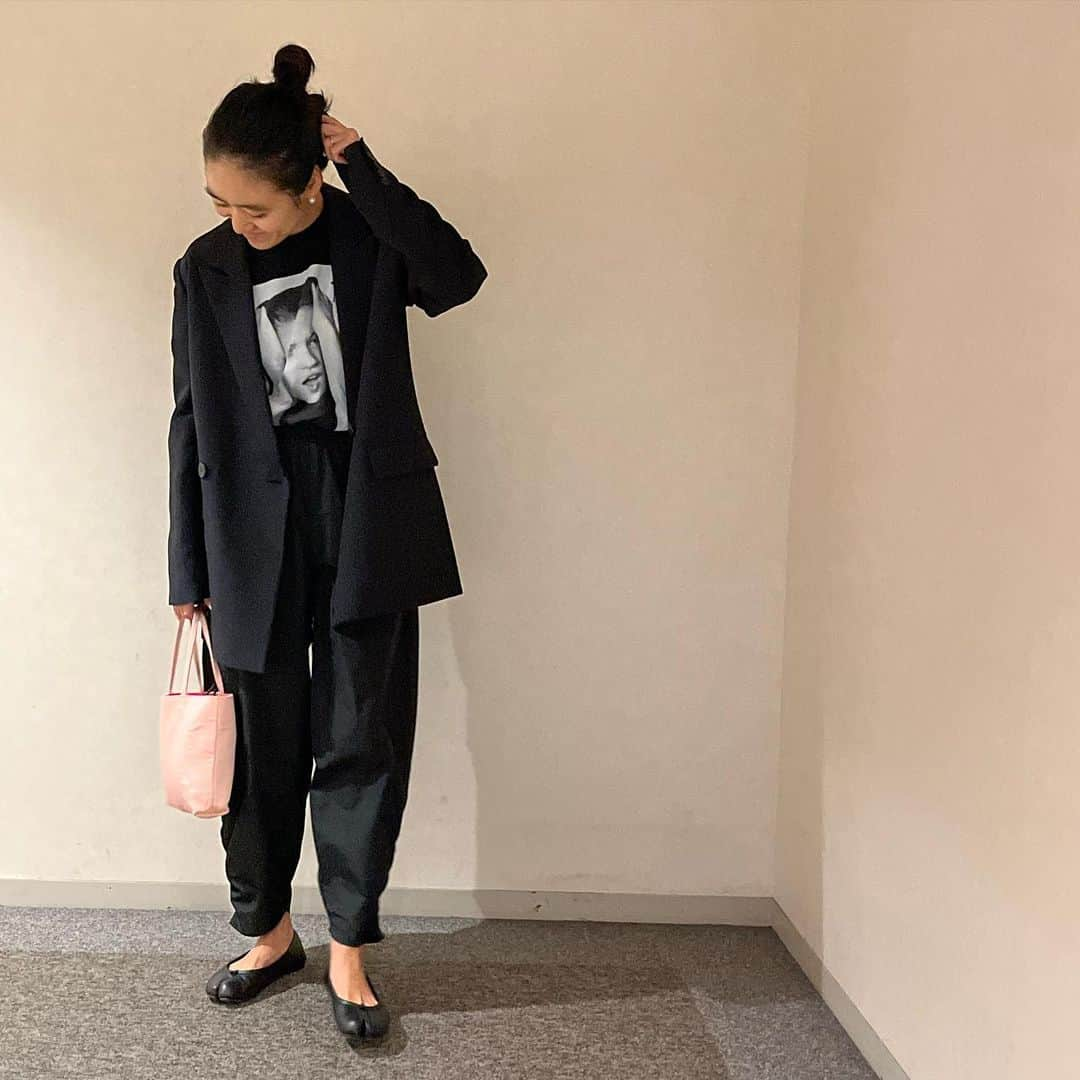 金子綾さんのインスタグラム写真 - (金子綾Instagram)「today's... #ootd  #akcloset   随分と前に買ったパンツがフォトTと ビッグJKでまた新鮮に♡」9月23日 19時38分 - ayaaa0707