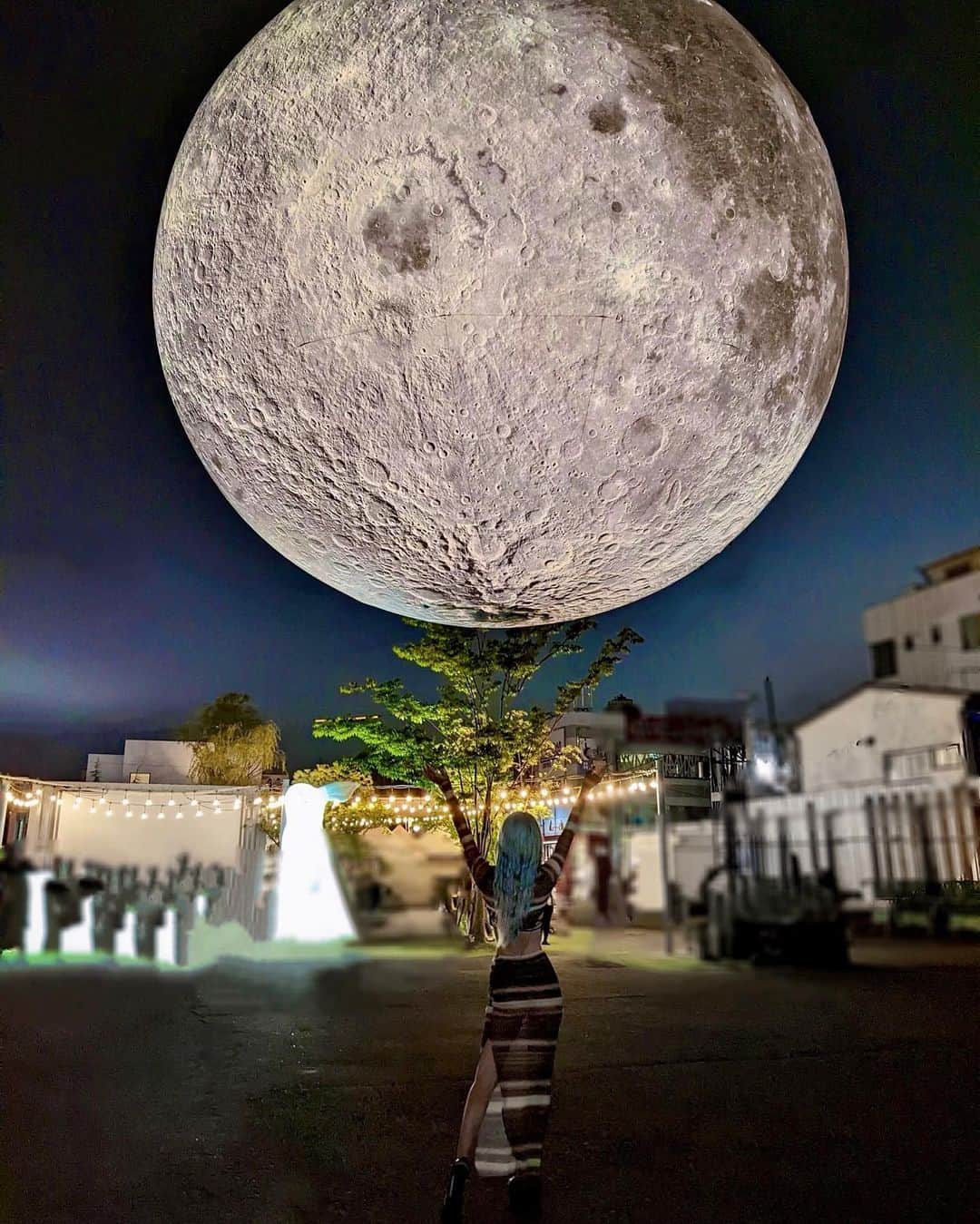 美咲あいりのインスタグラム：「_ 𝐴𝑢𝑡𝑢𝑚𝑛𝑎𝑙 𝐸𝑞𝑢𝑖𝑛𝑜𝑥 𝐷𝑎𝑦 🌕🐇 ⁡ ⁡ ⁡ Coupon codo "misakiairi " ⁡ ⁡ coordinate1 ▫️Striped Asymmetrical Hem Crop Sheer Top & Split Thigh Skirt Without Bra 　　11265091 ▫️Girls 3pcs Rib-knit Tube Bralette 　　6673647 ⁡ ⁡ coordinate2 ▫️Solid Flap Pockets Buckle Belted Tube Bodycon Dress 　　10867359 ⁡ ⁡ @sheinofficial @shein_japan  #SHEIN #SHEINforall #OOTD #MuseumoftheMoon」