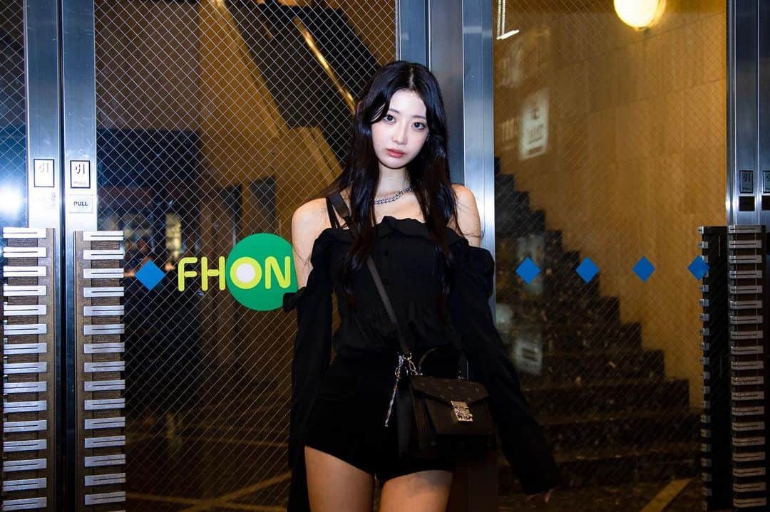 のインスタグラム：「. 🖤🖤🖤」