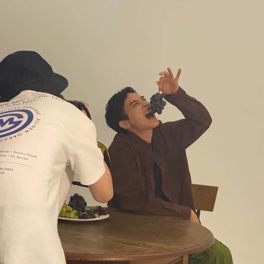 一ノ瀬颯のインスタグラム：「. . . 『JUNON』発売中🍇🍷 . . . #JUNON #JUNONOSE #表情のギャップ #葡萄ノ瀬颯 #ぶどのせ #ワインノ瀬颯 #一ノ瀬颯」