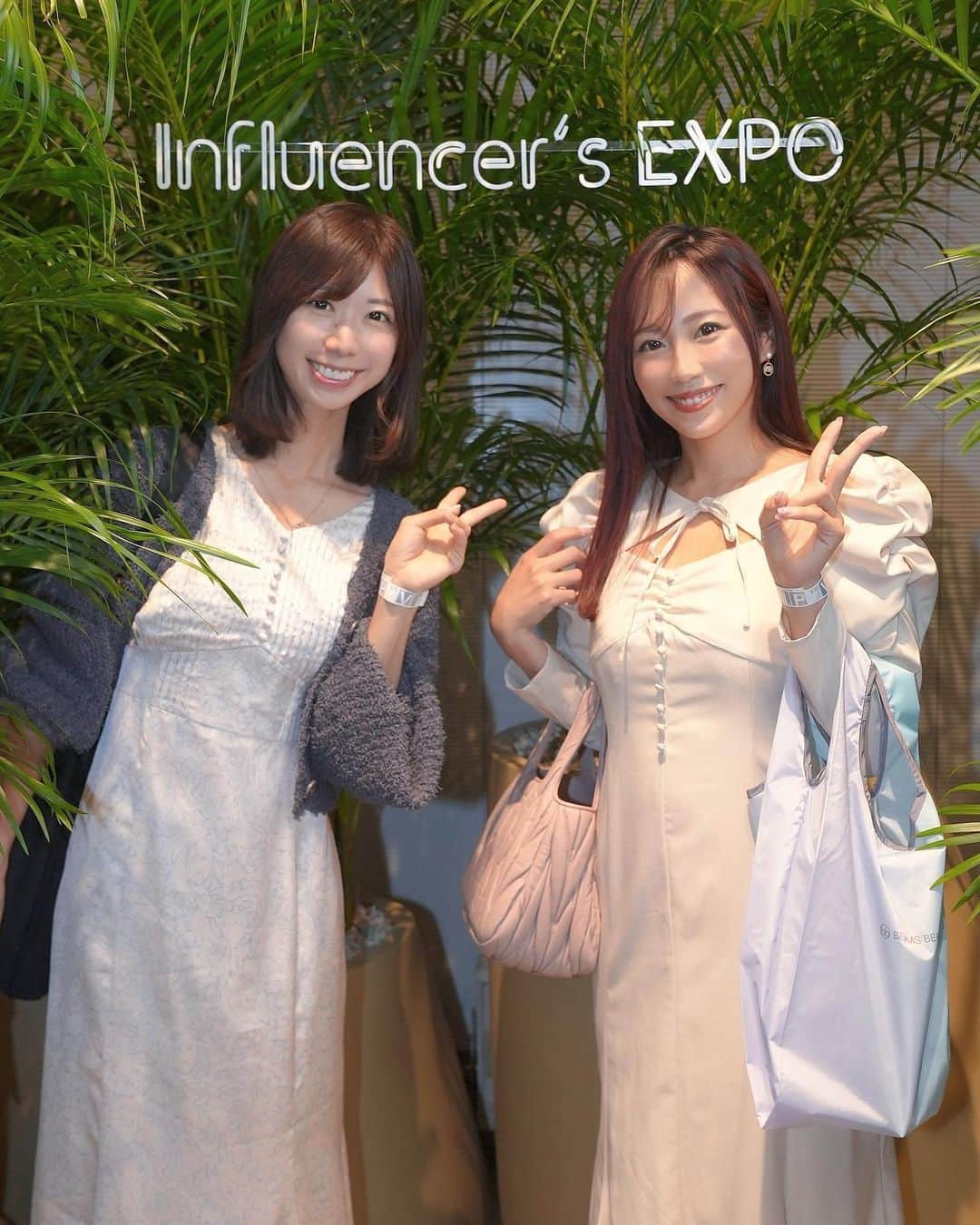 のインスタグラム：「昨日はちむちむを誘って一緒に Influencer's EXPO に行ってきました‼️ 私はインフルエンサーズエキスポに行くのは3度目で、 今年も沢山のメーカーさんが 出展されていて賑わっていました✨ 自分が知っていたり好きなメーカーのブースも あってテンションあがった( ＾∀＾)💓 記念撮影できるスポットもあってスタッフさんに撮影していただきました📷 各ブースの展示はおしゃれで見やすくて 新しく興味を持った商品もたくさんでした😌 ブースでいただけるサンプルとあわせて、 帰りのお土産も本当に豪華で これからそれぞれ使ってみるのが楽しみです♬ 毎年ステキなイベントだなぁと思って 楽しみにしていたので行けてよかった‼️  ありがとうございました(pq*´꒳`*)♥♥*。  @influencersexpo.jp  ▶️http://influencersexpo.jp  #influencersexpo  #インフルエンサーズエキスポ #コスメ　#展示会　#イベント　#表参道ヒルズ」