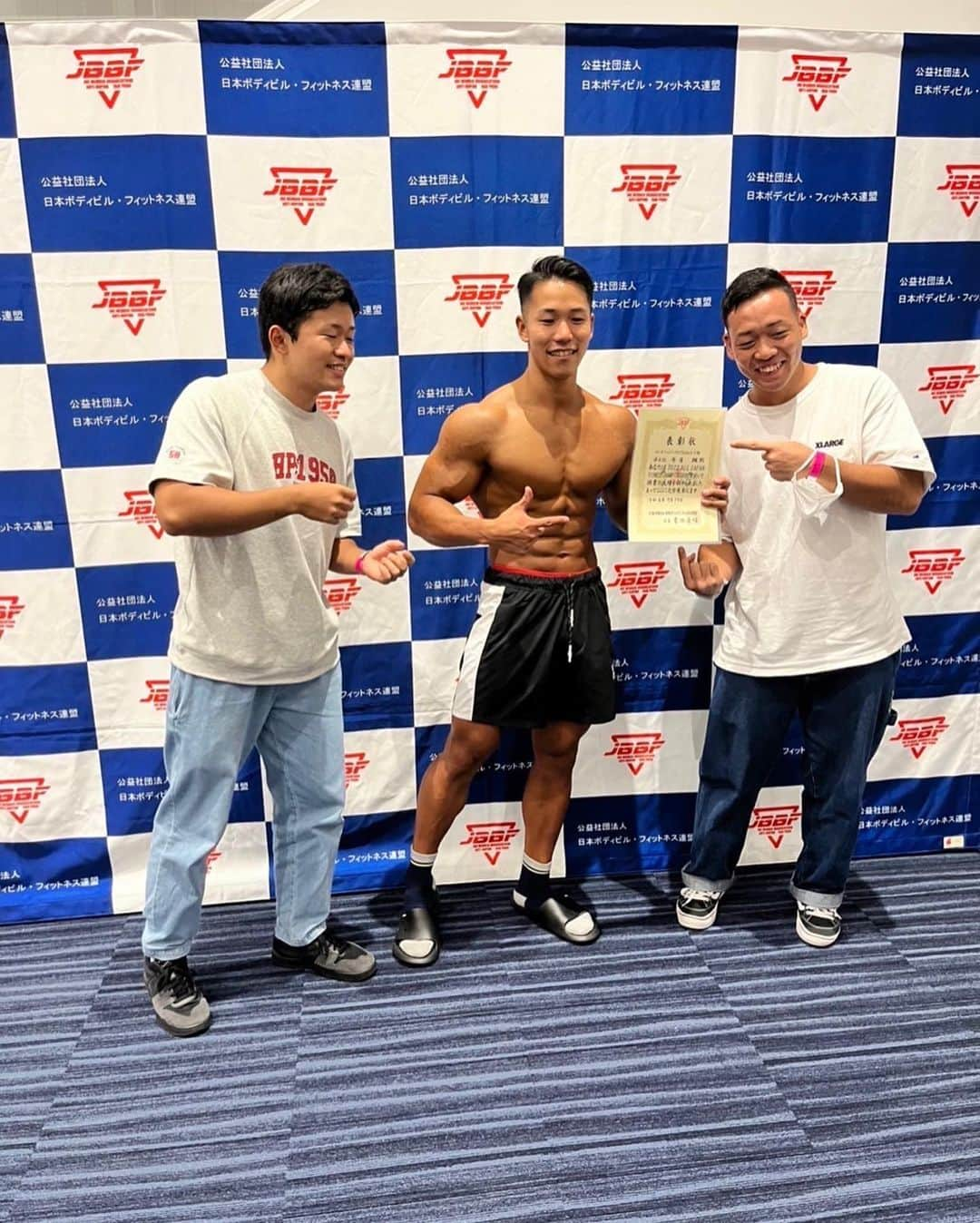 Sho Fitnessのインスタグラム：「応援に来てくれた友達、家族本当に感謝してます！ 最後までステージに立ててよかったぁ」