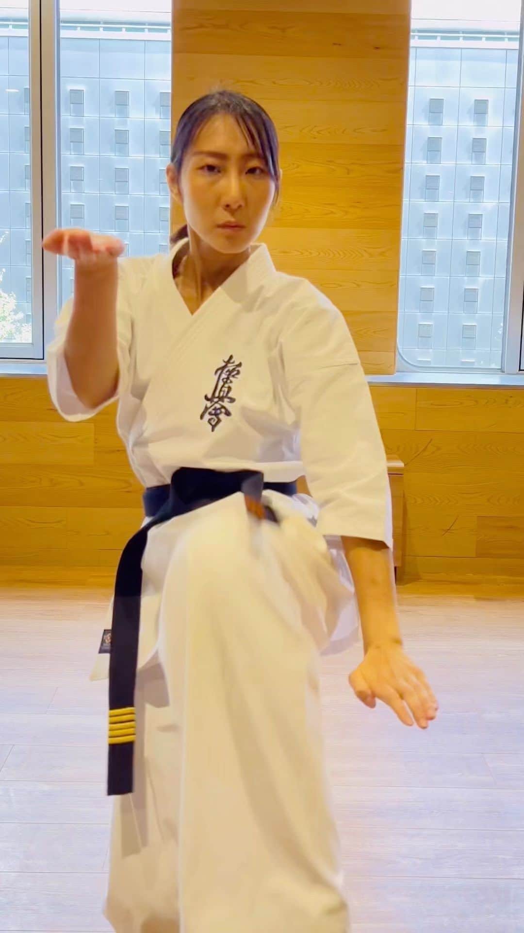 浜井美香のインスタグラム：「#kyokushin #karate #martialarts #kick #kumite #warrior #karatekid #kungfu #Киокушин  #каратэ #空手 #تمرين」