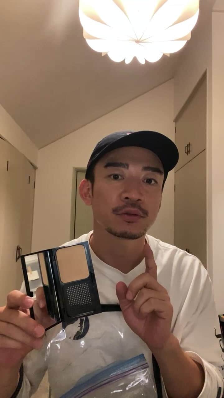 Yusuke Saekiのインスタグラム：「コスメLIVE☔️」