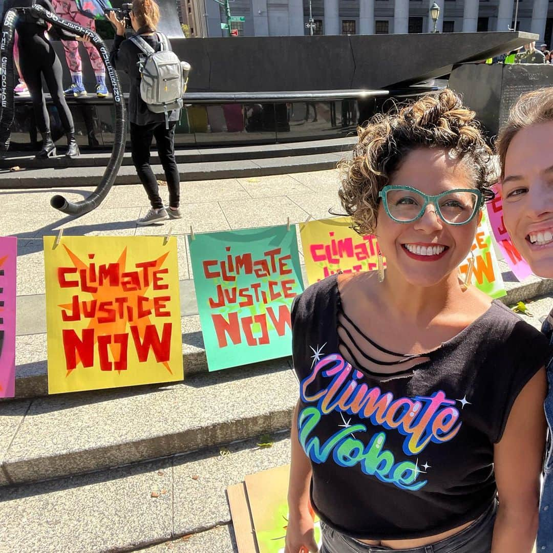 キャメロン・ラッセルさんのインスタグラム写真 - (キャメロン・ラッセルInstagram)「An honor to march with @globalalliancet @guardianesbos and the @modelactivist crew. Fashion industry—be in solidarity with the frontlines and sign a leather moratorium refusing to support deforestation of the Amazon. McDonald’s did it with soy and it worked. No excuses! We must stand with the #guardiansoftomorrow. #supplychange #fridaysforfuture」9月24日 3時35分 - cameronrussell