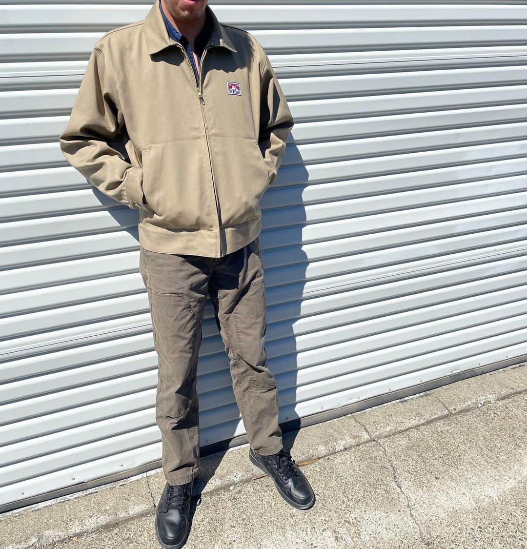 ベンデイビスのインスタグラム：「Ben Davis Eisenhower jackets are back! Available in khaki and black. Get them now at bendavis.com #bendavis #bendavisforpresident」