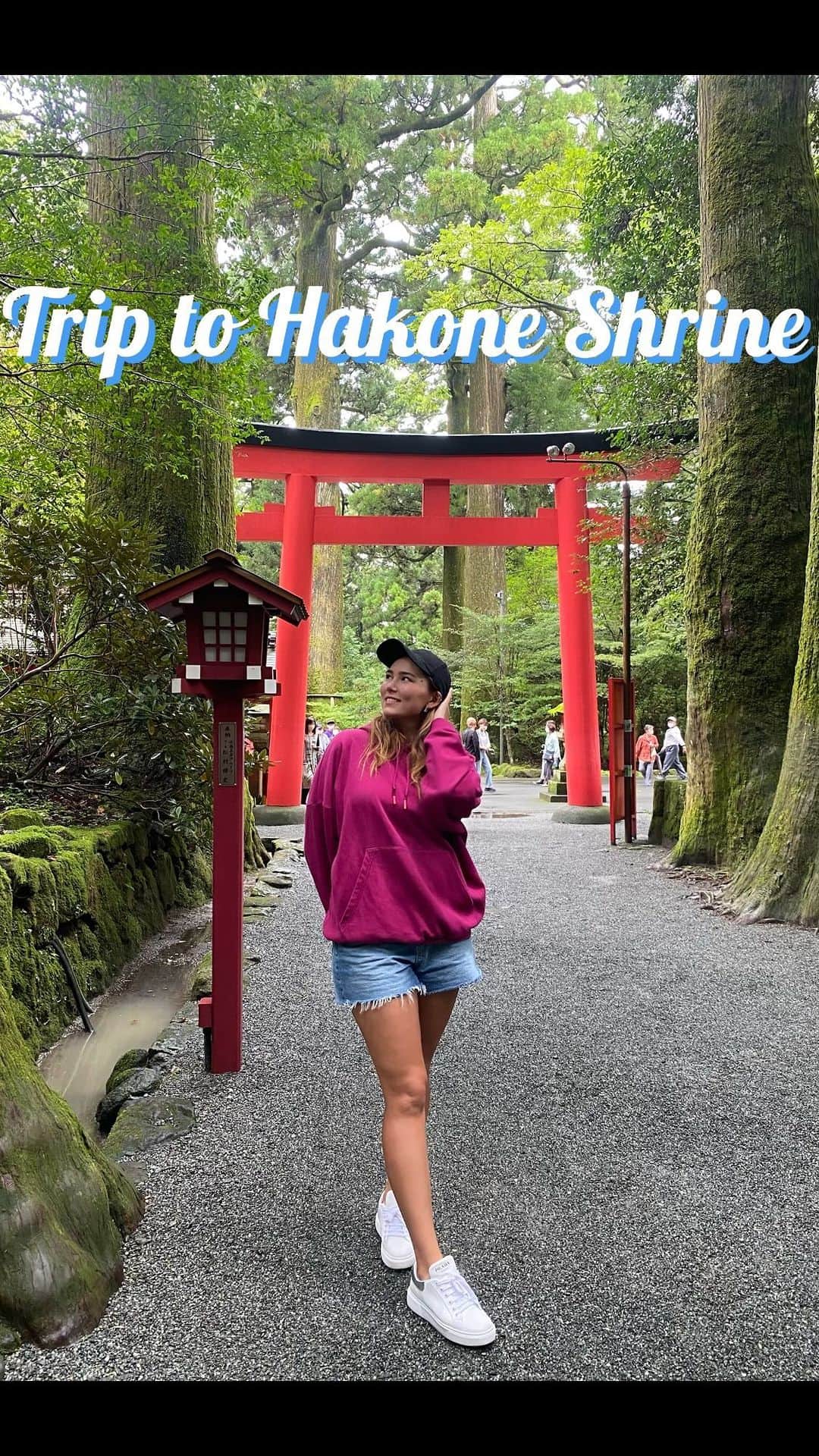 八巻セイラのインスタグラム：「Quick little trip to Hakone shrine! ⛩  Hakone Shrine has been considered to be one of the most prestigious shrines in the Kanto region and is the site of prayers for traffic safety, realization of wishes, and good luck/expelling bad luck!   Would definitely recommend!  Only a quick trip from Tokyo and you get to enjoy some amazing scenic views on the way such as Mt.Fuji 🗻  箱根神社初めて行ってきました！ 神社も景色もとても綺麗だったよ！今度行くときはもっとゆっくりしたいな🌼 すごく落ち着いた雰囲気で心も癒されました！  #temple #shrine #japan #tokyo #hakone #mtfuji #hakoneshrine #traveljapan #japantourism #箱根 #箱根神社 #箱根旅行 #ゴルフ #ゴルフ女子 #癒されました」