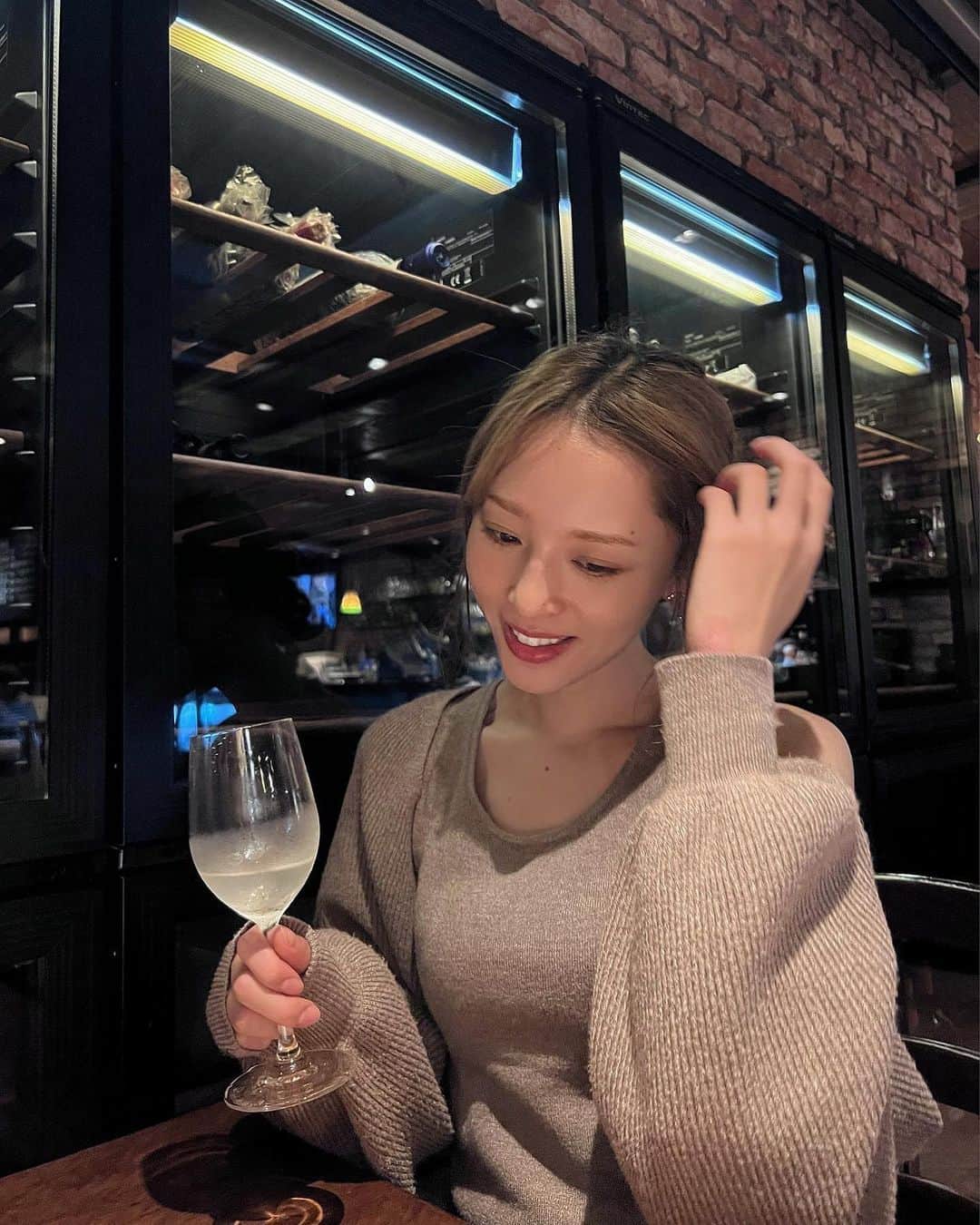 神部美咲のインスタグラム：「🍷⭐️🖤」