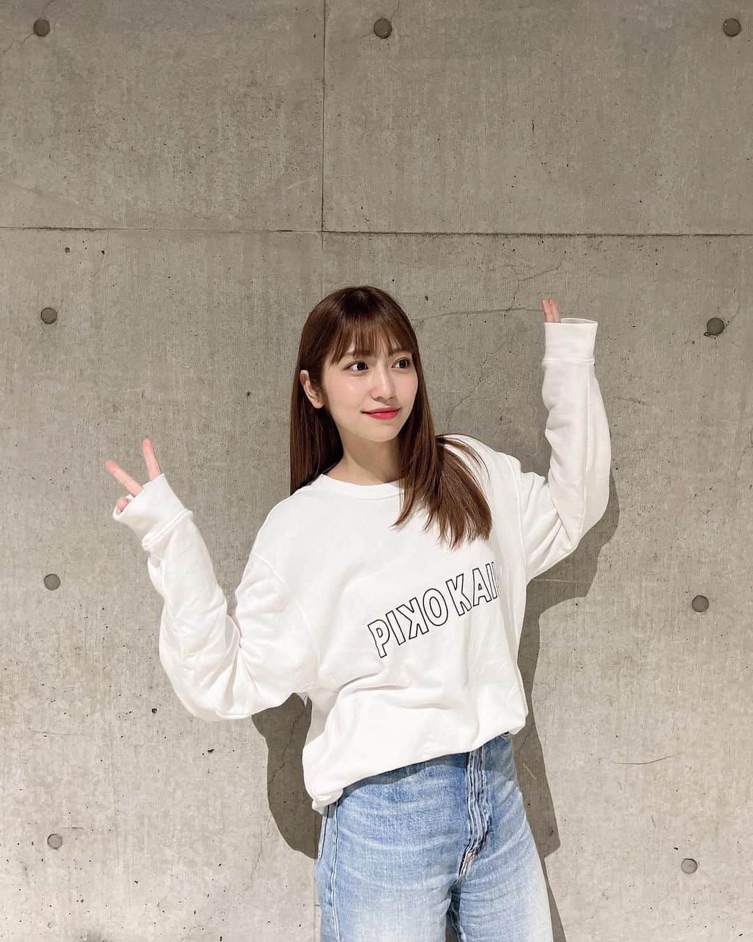 のインスタグラム：「久しぶりの握手ありがとう~ 東京はちょいと寒いね~☁️ . .」