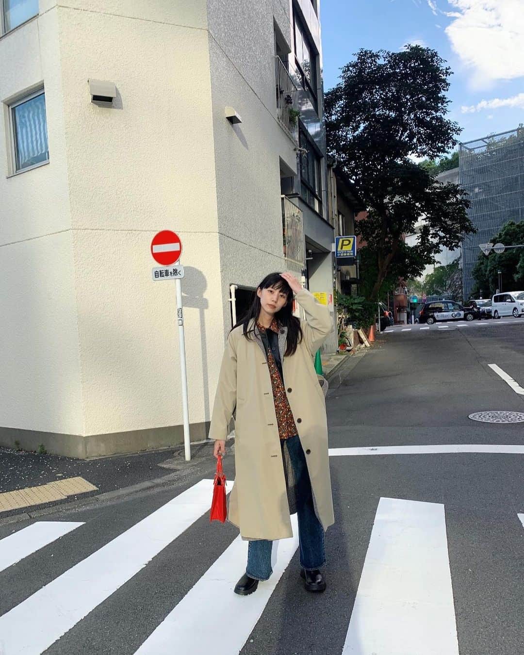 Shiho Sasakiのインスタグラム：「秋ってやっぱりいちばん好きな季節🍁🌾🌕 今年は重ね着をたくさん楽しみたい気分！  #MOUSSY#MOUSSYSNAP」