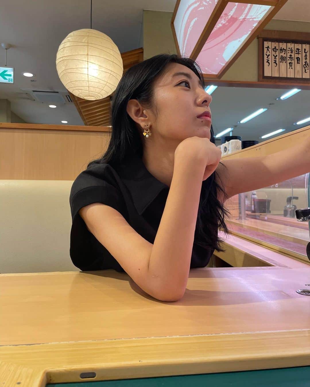 のインスタグラム：「🍣 . 房総のお寿司☺️ カプセルトイ可愛すぎて 3回も回しました笑」