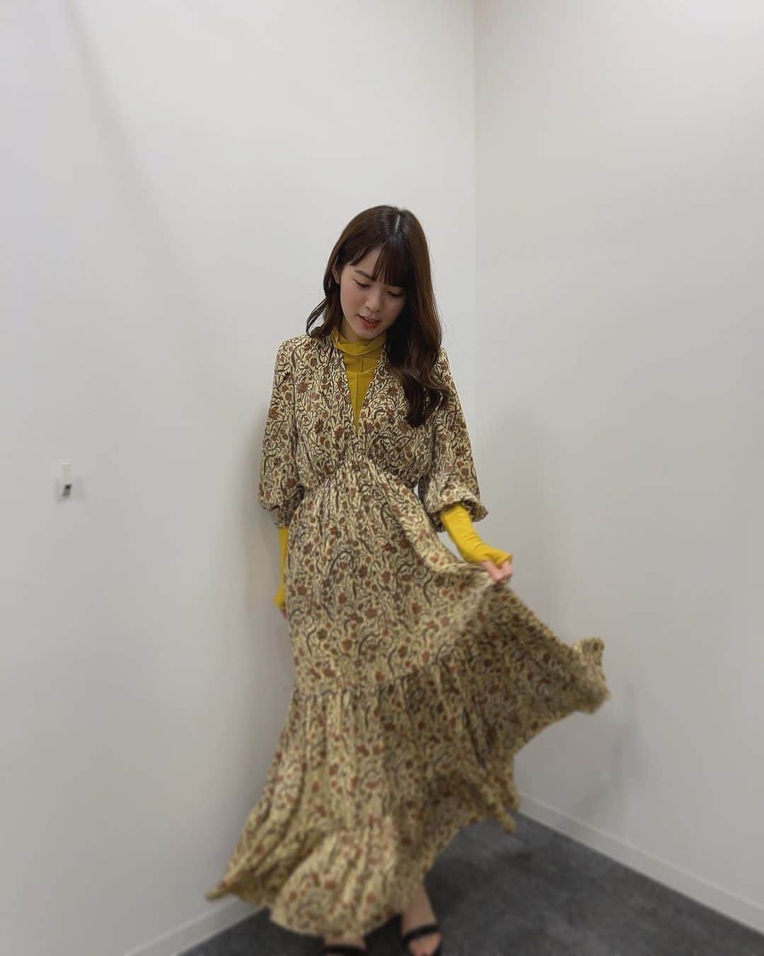 のインスタグラム：「⁡ ⁡ やっと秋だね〜🍁 これからの季節が一番好き🧡 ⁡ #AMBERGLEAM #アンバーグリーム」