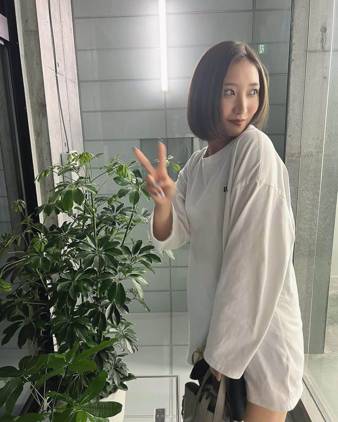 加美杏奈さんのインスタグラム写真 - (加美杏奈Instagram)「・ ✌️✌️✌️ ・ 実は髪色トーンダウンしました✌️」9月24日 19時33分 - anna.kami3