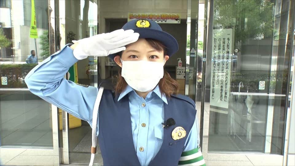 諸國沙代子のインスタグラム：「. 全国秋の交通安全運動 大阪府東警察署の一日署長を 拝命いたしました。 . 東署の皆様、温かく迎えてくださり 本当にありがとうございました！ とっても嬉しかったです！！ . ちなみに… 一日署長としての挨拶は、 名探偵コナンの 千葉刑事と三池苗子巡査部長の 小学生時代回「初恋のビデオレター」の 千葉少年の名台詞を交えてお話しました。 横断歩道のシーン… 大好きなんです。 . 警察官の皆さんの通常点検も サイドカーもカッコよすぎました！ お世話になった皆様、 当日までも丁寧に準備を進めて下さって 本当にありがとうございました！ . 皆で交通ルールをしっかり守りましょうね！」