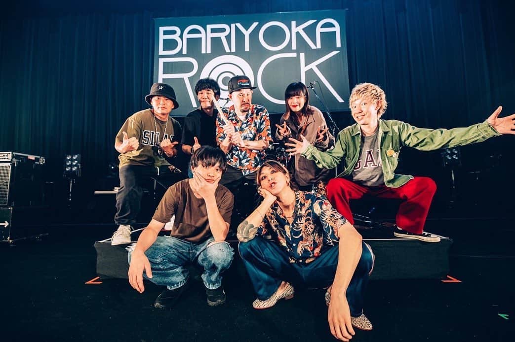 石原慎也のインスタグラム：「BARIYOKA ROCK 熊本 熊本市民会館　白石カメラ  幸せな一日だった。 SUPERBEAVERとオフも合わせて四日間を共にして改めて大好きな先輩だと実感しました。 いつまでもあなたの横で並んで歩けるような音楽を。  photo by 白石達也 @t_s_p_1988   It was a very happy day. After spending 4 days with SUPERBEAVER, including off-days, I realized once again that they are my favorite seniors. I hope to continue to bring you music that we can walk shoulder to shoulder together for a long time to come. To you.」