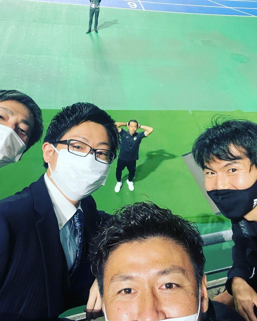 井上裕大さんのインスタグラム写真 - (井上裕大Instagram)「今日はこのメンバーで応援。 #バサジィ大分#仁部屋和弘  #audi#安倍 #株式会社エーリンCEO #安藤永倫  #アフロ#M字 #三平和司  #良い試合でした #お疲れ様でした」9月25日 0時24分 - yudai_inoue_15