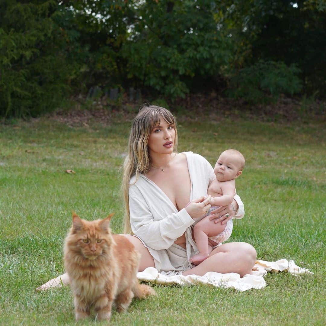 ニッキー・ヒートンのインスタグラム：「My baby boy is six months today. Thank you God for allowing me to be the mama to your angel.」
