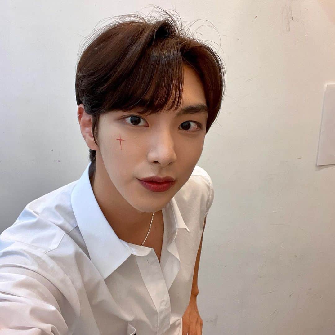 유희도のインスタグラム：「3000만큼 사랑해 ♥️ I Love You 3000 #BIG #debut #3000日」