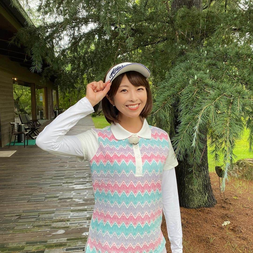 小尾渚沙のインスタグラム：「昨日のBS11『諸見里しのぶ 実践ゴルフテク！』をご覧頂いた皆様、ありがとうございました❤️  今回のウエアも @kissonthegreen さんにお借りしました⛳️✨  なみなみのレースが可愛い💕 ポロシャツとスカートの上下セットです✨  毎週土曜日18:00〜18:30は 『諸見里しのぶ 実践ゴルフテク！』にお付き合い下さい💚 . . . #BS11 #ゴルフ女子 #kissonthegreen」