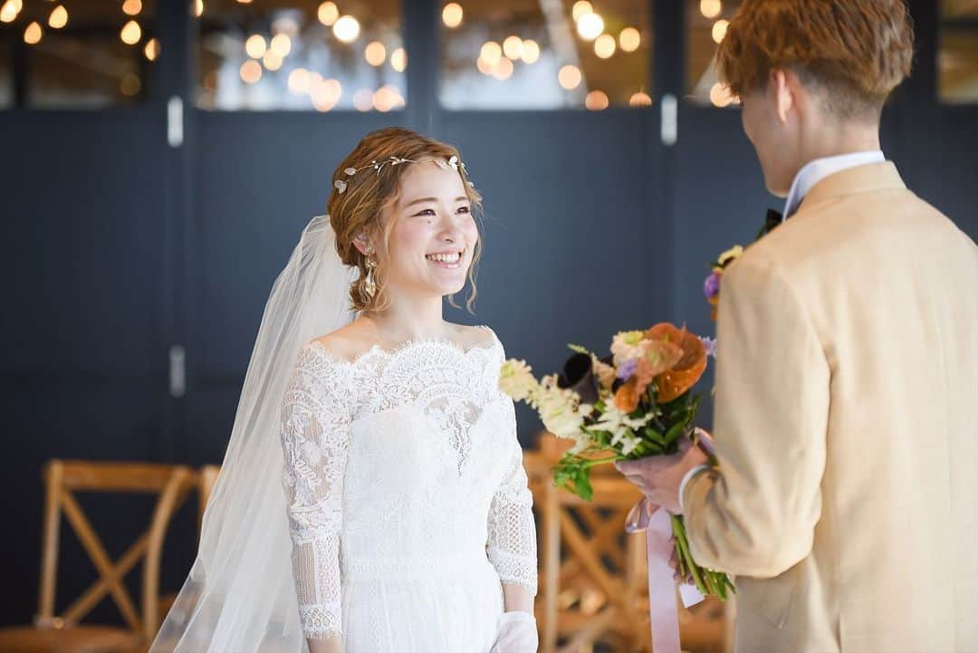 THE STYLE No.20 NEW YORK STYLE WEDDINGのインスタグラム：「週末＆平日ブライダルフェアを開催しております メッセージ or ダイレクトメールからでも予約可能 . ↓ TEL ↓ 086-234-7310 . ↓ MAIL ↓ info-thestyle@styles.jpn.com . #thestyle #wedding #bridal #party #weddingparty #weddingphoto #weddingdress#starwedding #instagood #instalike #love #style #instapic  #結婚式 #結婚 #岡山結婚式 #ウェディング #プレ花嫁 #花嫁#ファーストミート #テーブルコーディネート #結婚式準備 #日本中のプレ花嫁さんと繋がりたい #ウェディングドレス #ウェディングフォト #ウェディングレポ #令和婚」