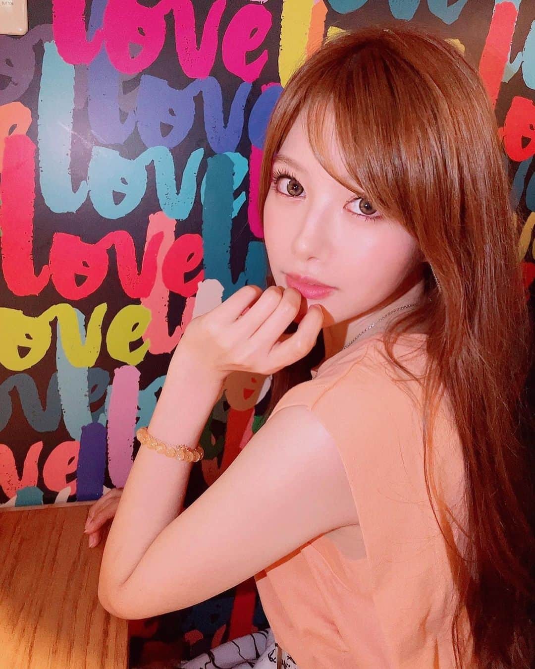 のインスタグラム：「🧡💜💛💙 . #相沢みなみ」