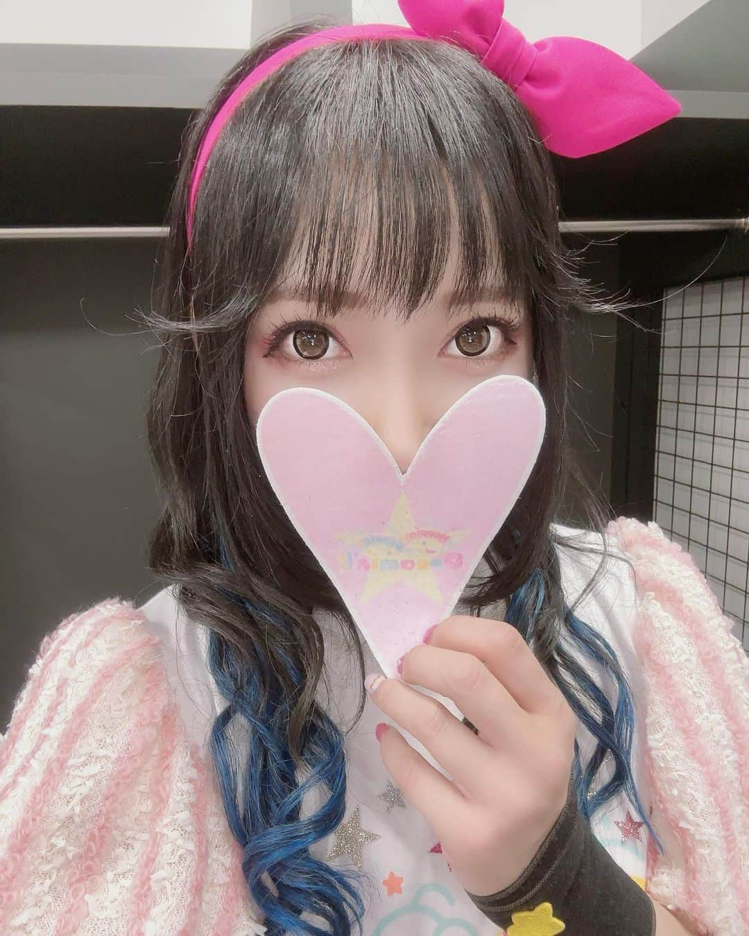 西本りみさんのインスタグラム写真 - (西本りみInstagram)「#バンドリ10thライブ  #ポピパHPD 写真たくさん撮ったのん 自撮りもたくさんしたのん  #ポピパ の沼にハマってみる？  みんな、らぶ🫶  #バンドリ  #推してみないか #後悔はさせないぜ #そういえばベース回しました #カメラ抜かれてないところでしれっと4回転くらい #RASさんの曲中で。笑 #2月の2マンは頭もベースも回すかあ」9月25日 16時09分 - nishimotonfa