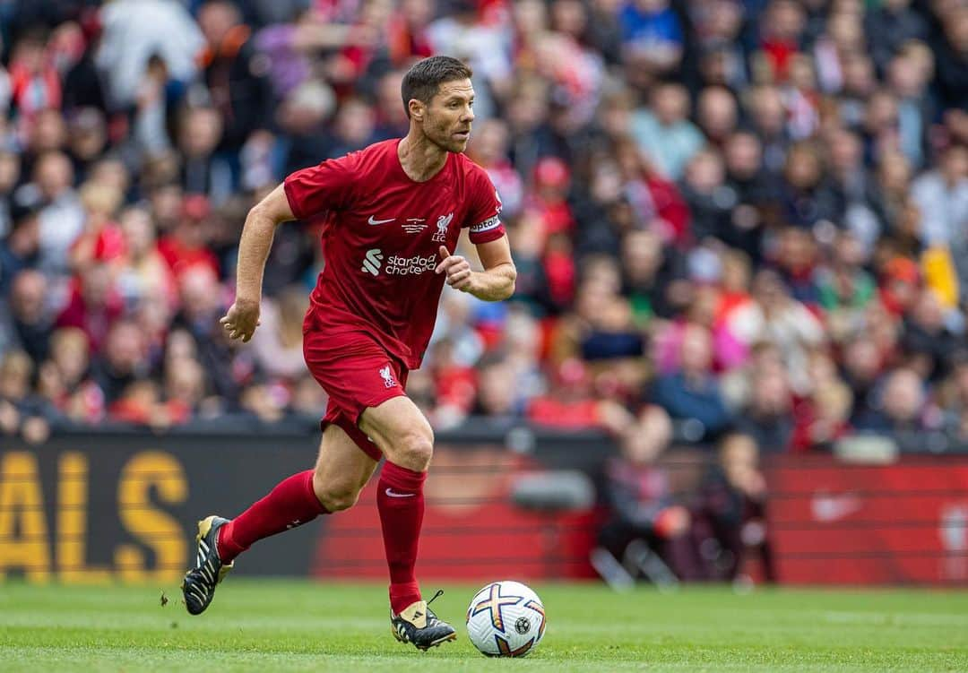 シャビ・アロンソのインスタグラム：「It felt great back at Anfield.   Thanks @liverpoolfc and @thelfcfoundation」